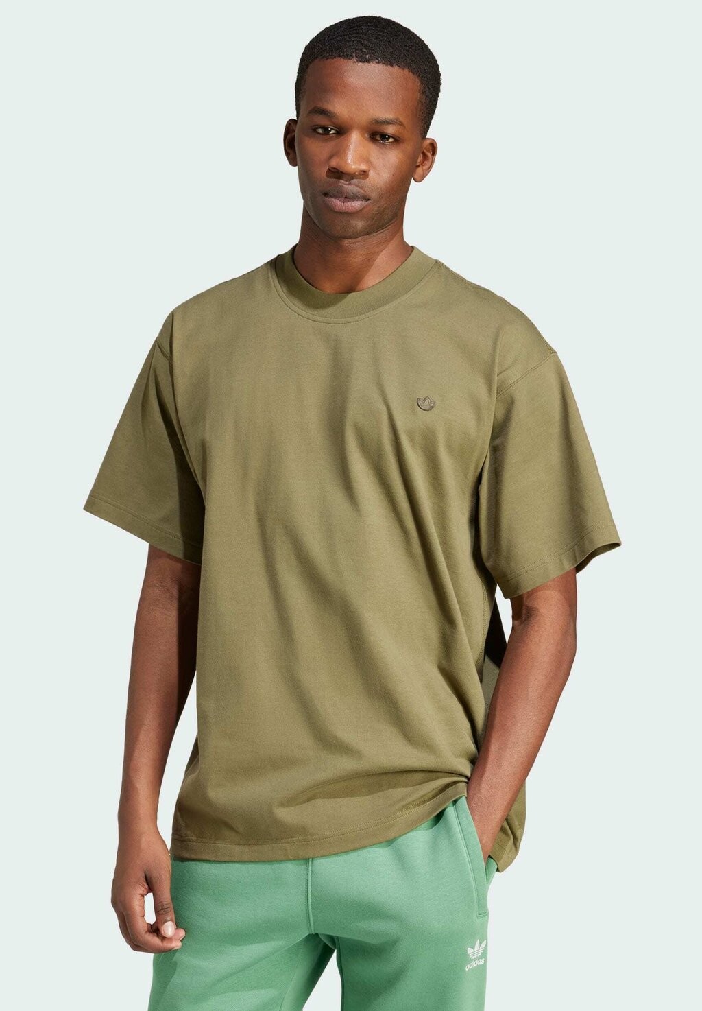 

Базовая футболка adidas Originals, фокус оливковый Adicolor Contempo