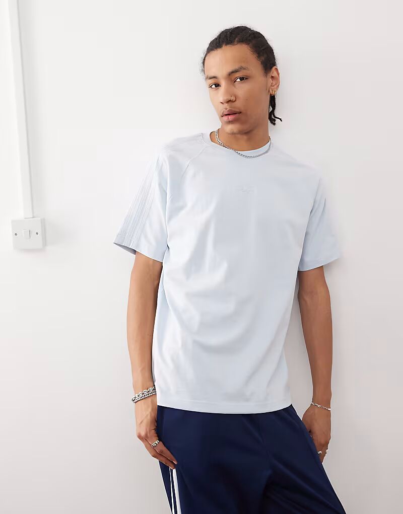 

Футболка Adidas Originals Premium Essentials синего цвета