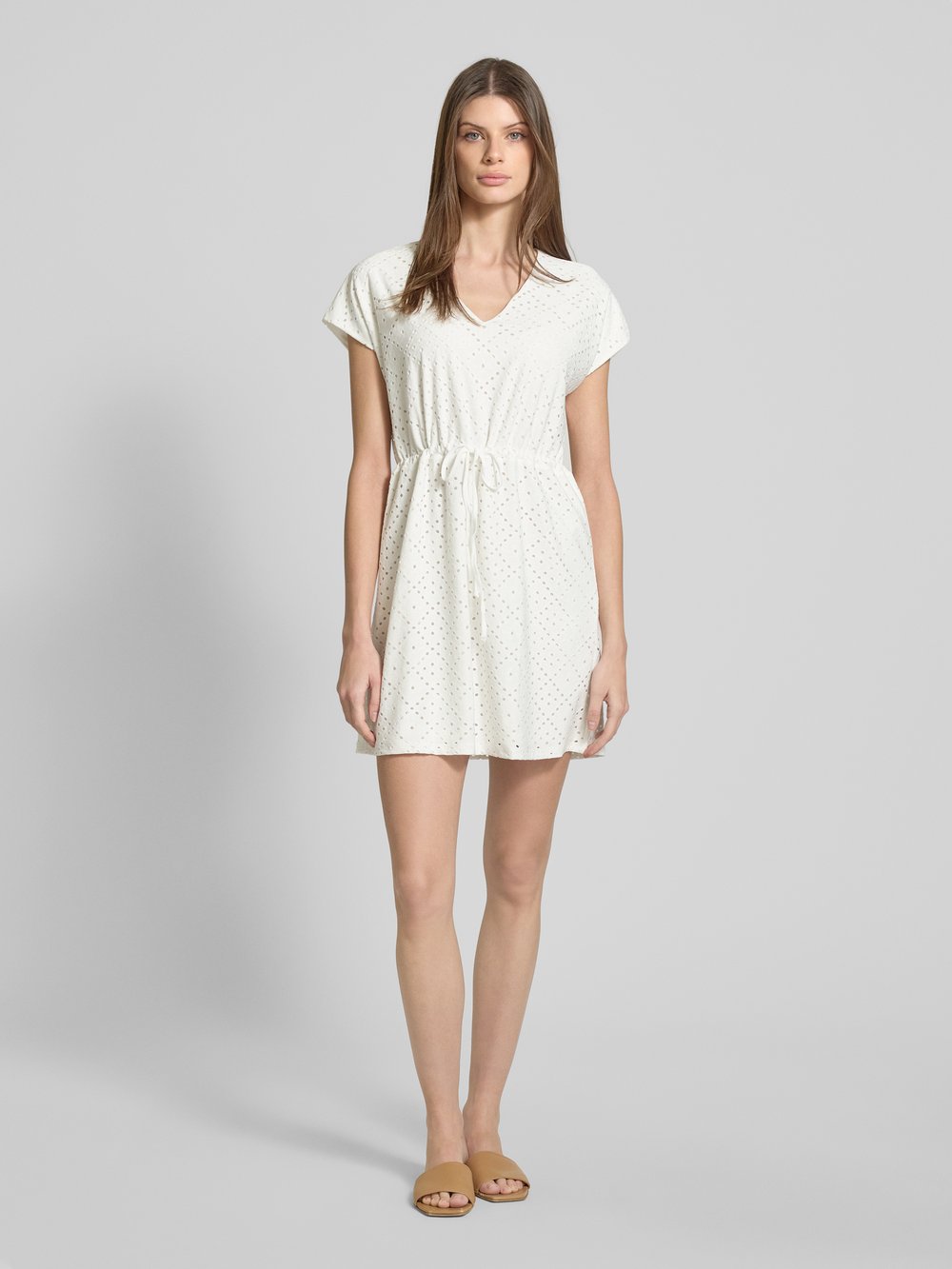 

Приталенное мини-платье с ажурным узором, модель «TASSA» Vero Moda, белый