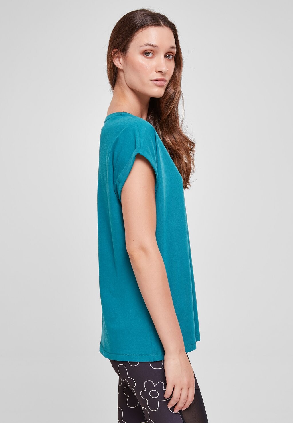 

Базовая футболка EXTENDED SHOULDER Urban Classics, зеленый