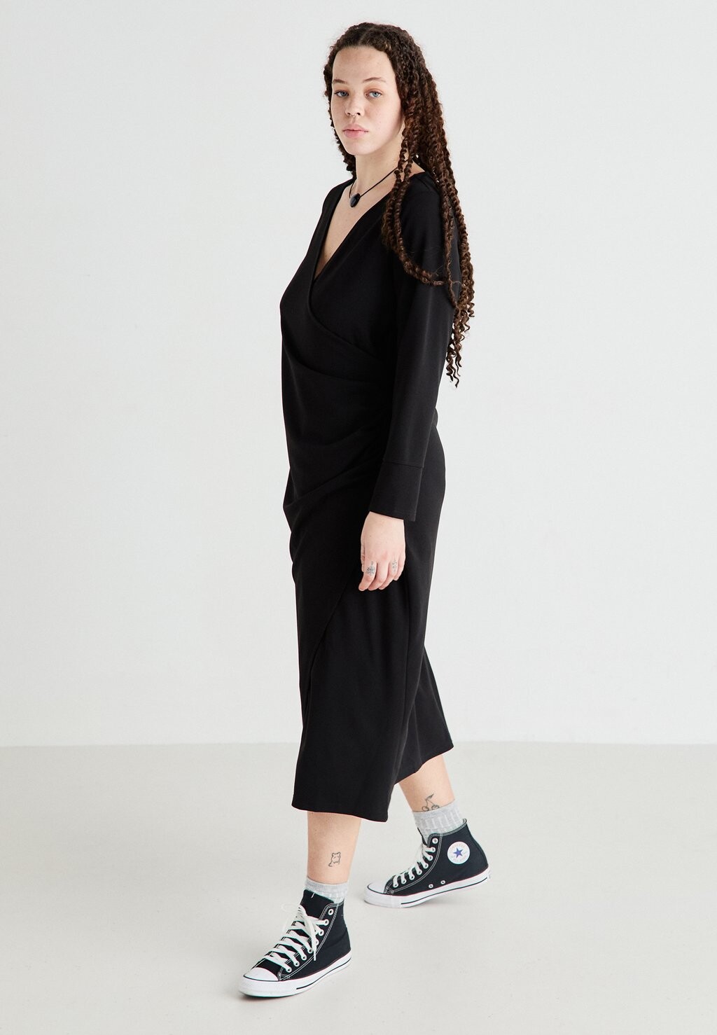 

Платье из джерси VMCALLISON DRESS Vero Moda Curve, черный