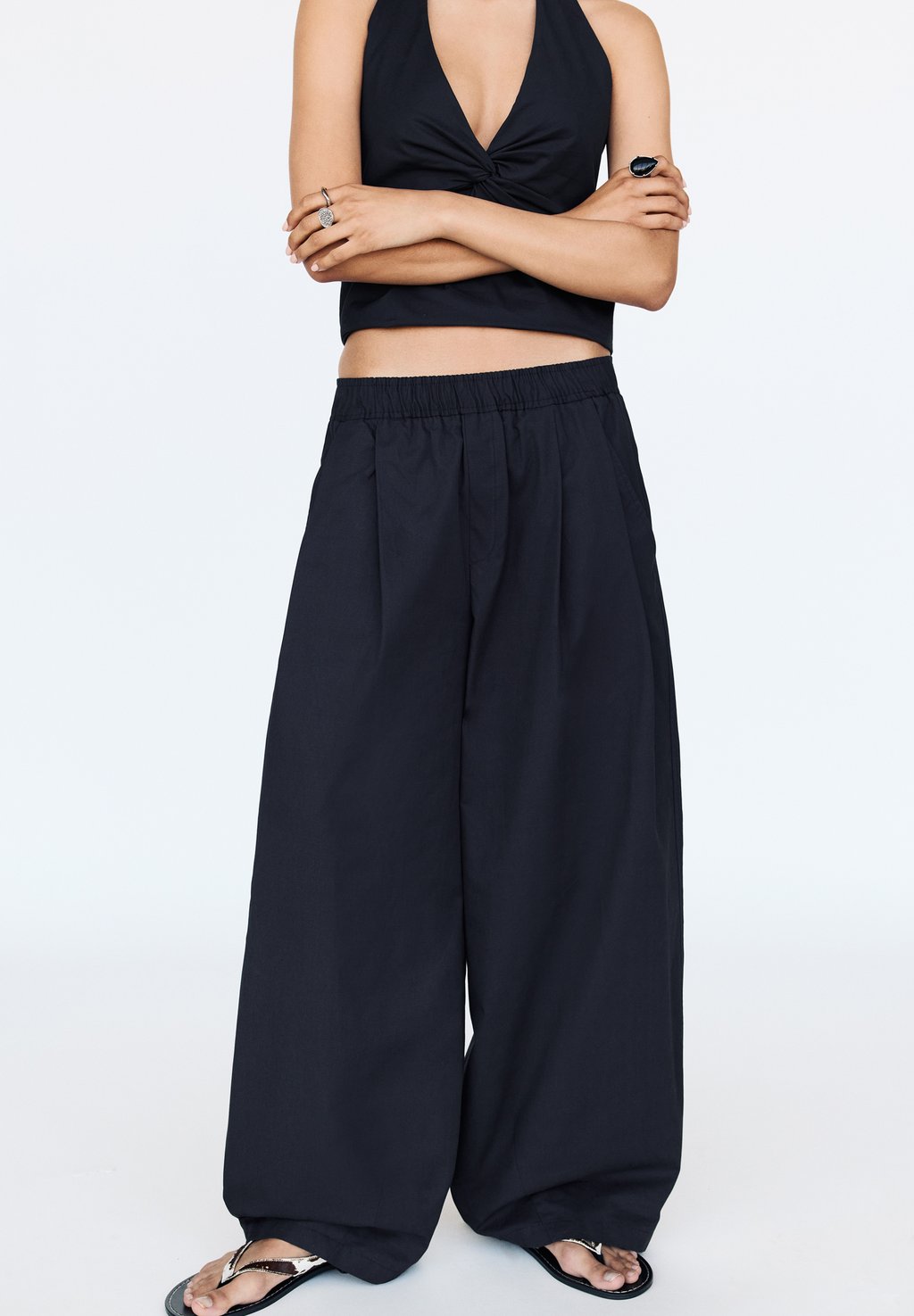 

Брюки BARREL WITH ELASTICATED WAIST PULL&BEAR, темно-синий