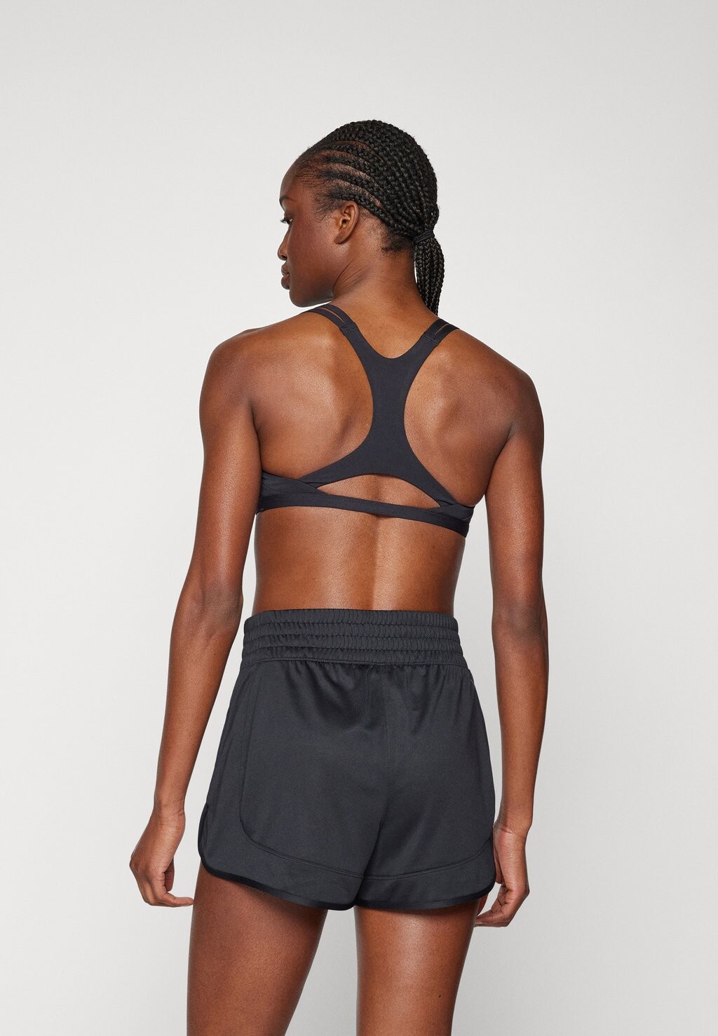 Спортивный бюстгальтер с легкой поддержкой AEROIMPACT LUXE LIGHT SUPPORT BRA adidas, черный — фото 4