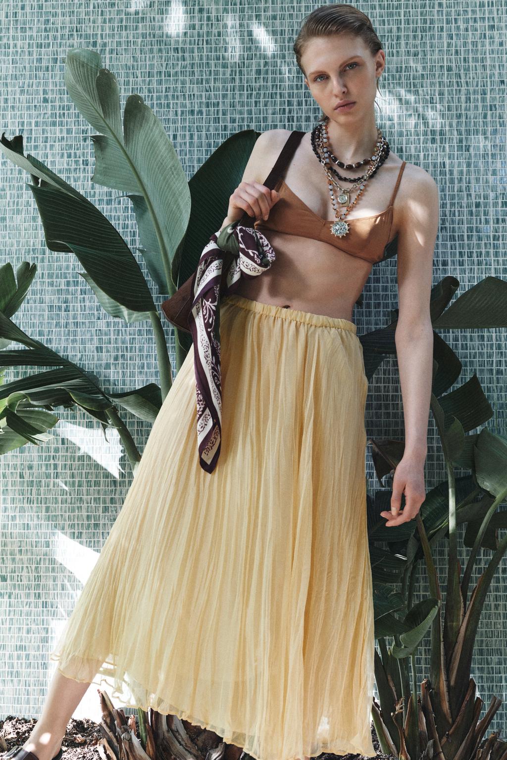 

Юбка миди с эффектом складок ZARA, цвет Light yellow