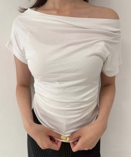 

Топ с коротким рукавом и открытыми плечами асимметричного кроя Geeong, белый