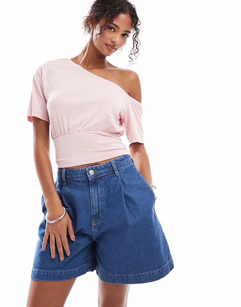 

Шорты из плиссированного денима ASOS DESIGN в цвете «папа» средней степени стертости