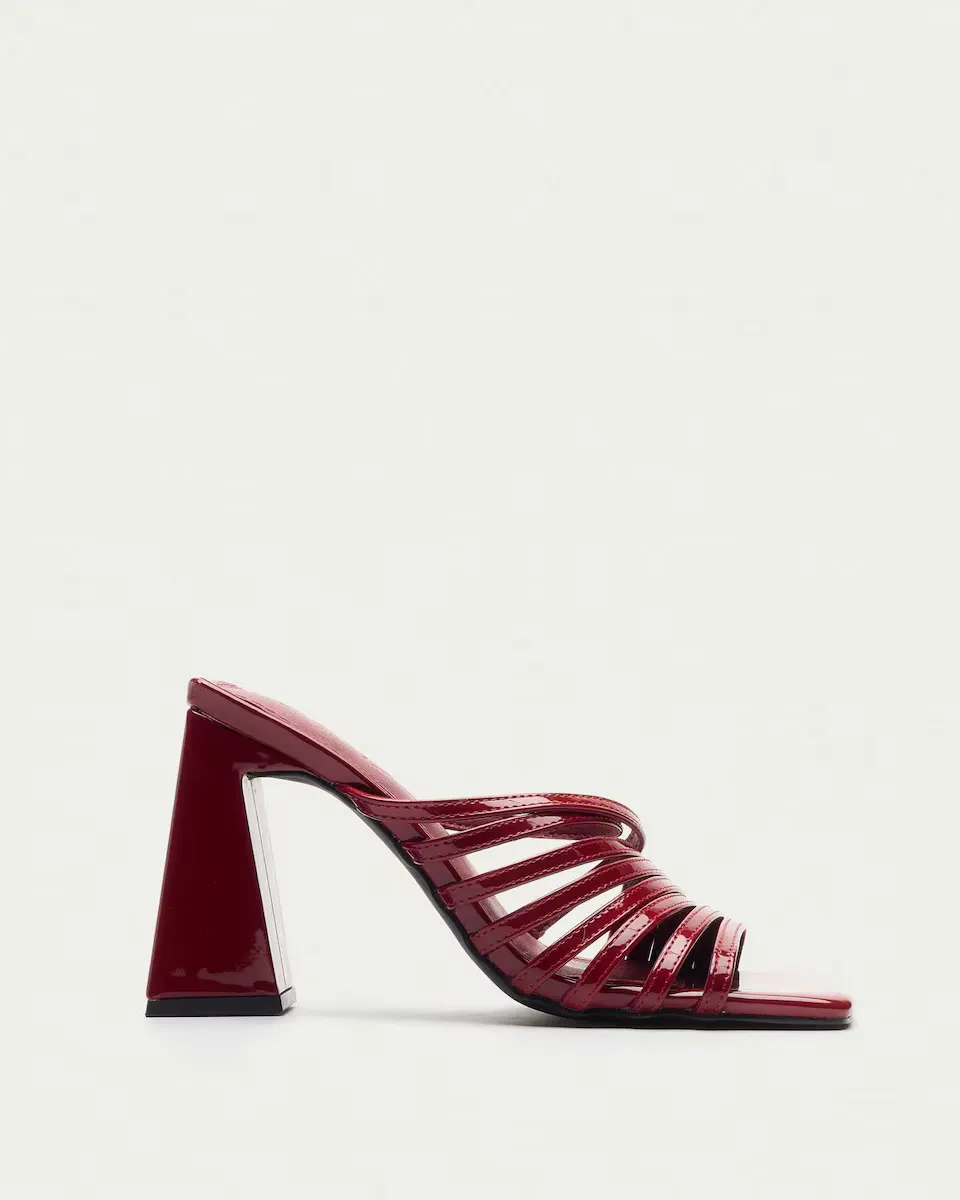 

Женские босоножки на каблуке с пяткой и множеством ремешков Mim, красный