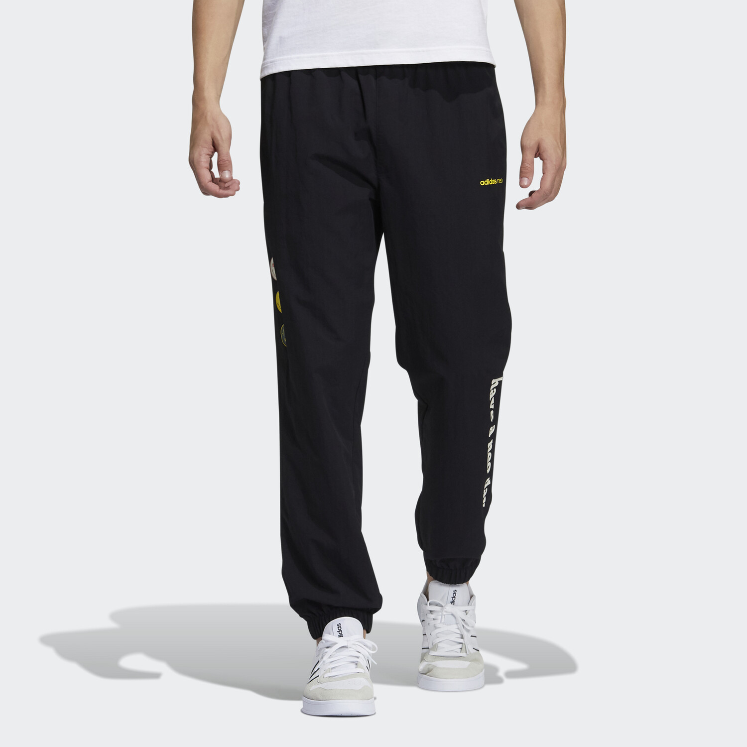 Штаны мужские трикотажные Smiley X черные Adidas Neo, черный — фото 2