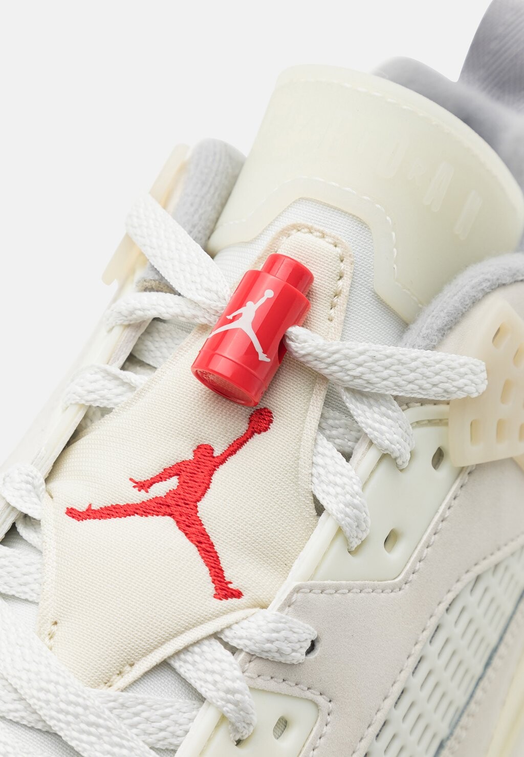 

Низкие кроссовки JORDAN SPIZIKE Jordan, слоновая кость, Бежевый, Низкие кроссовки JORDAN SPIZIKE Jordan, слоновая кость