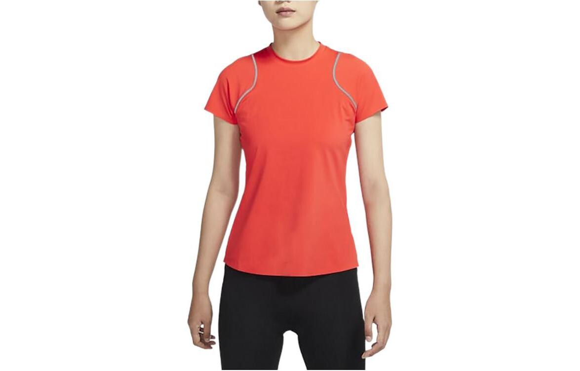 

Футболка Dri-Fit женская оранжевая Nike