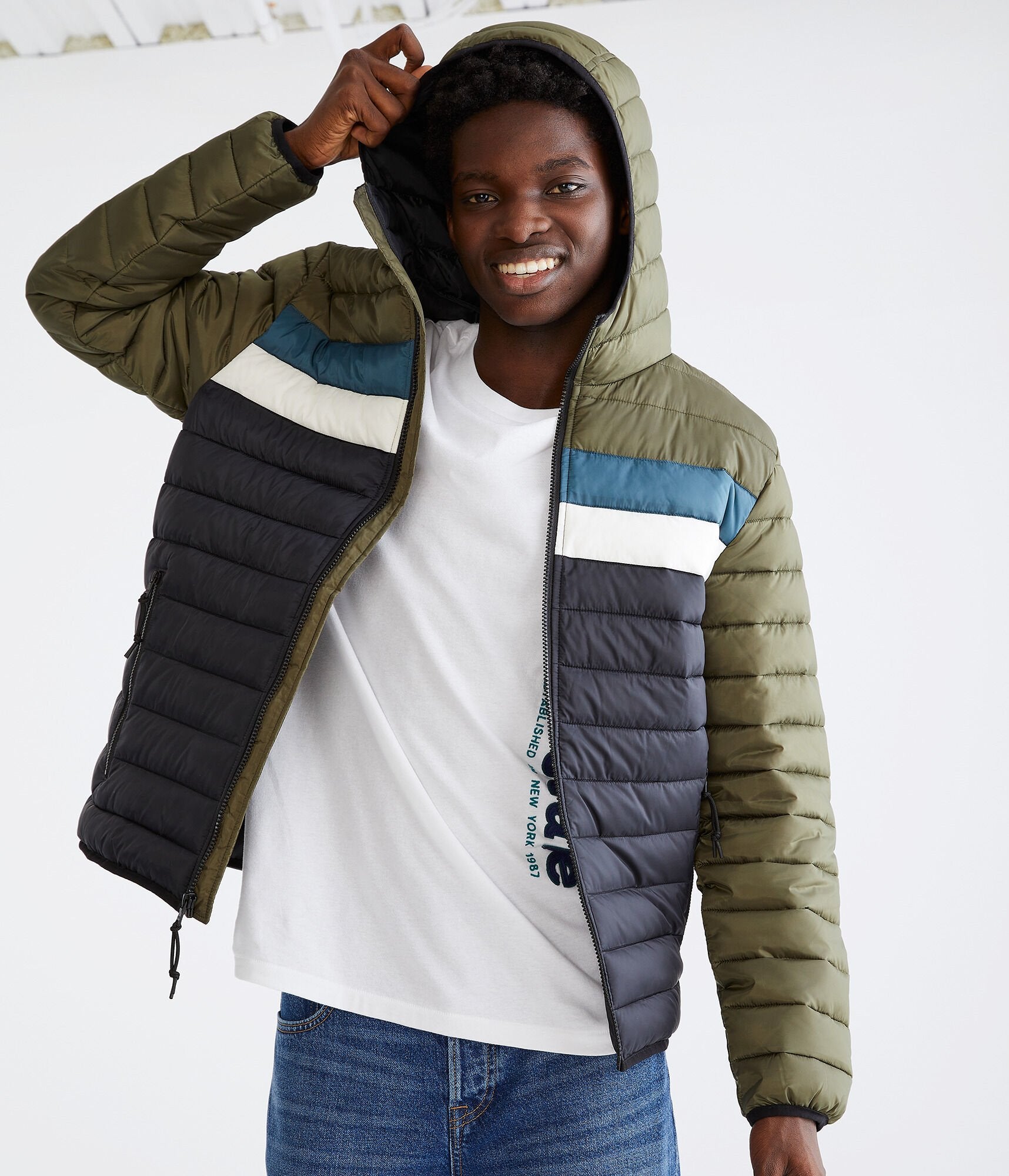 

Aeropostale Colorblock Куртка-пуховик средней плотности с капюшоном, оливковый