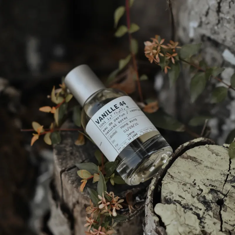 Le Labo City Limited Paris Vanilla 44 парфюм с древесными нотами и ароматом апельсина и лимона, 50ml — фото 3