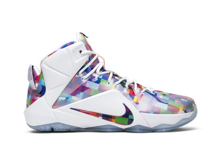 

Кроссовки Nike LeBron 12 EXT 'Prism', белый