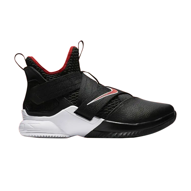 

Кроссовки Nike LeBron Soldier 12 'Bred', черный