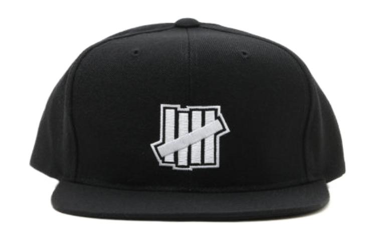 

UNDEFEATED Бейсболка унисекс черная, Black