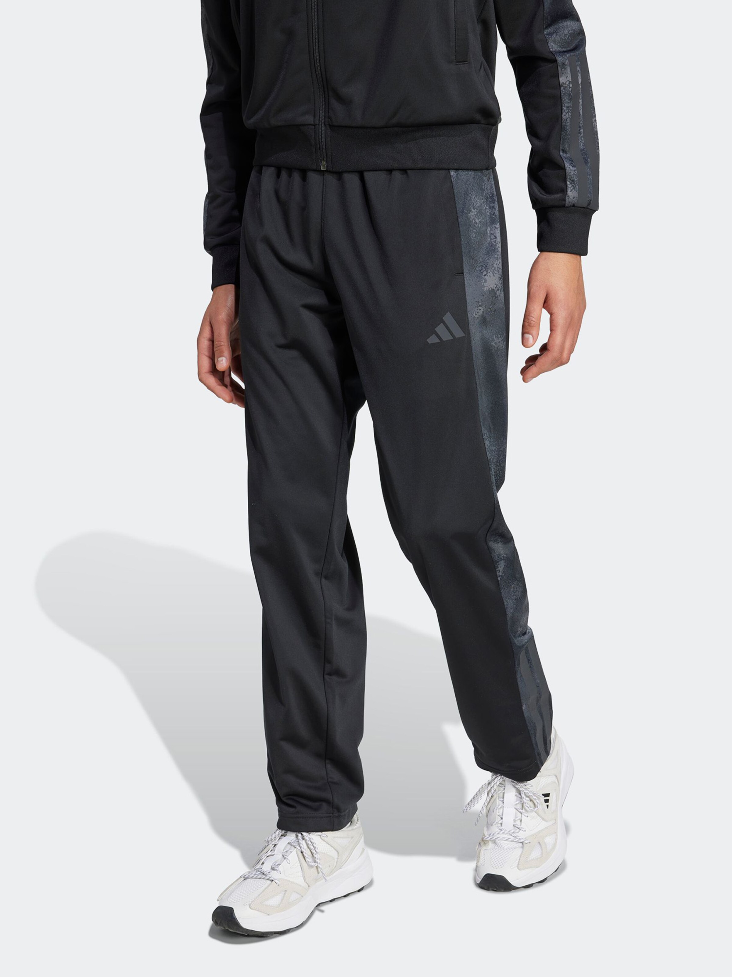 Adidas Sportswear Тренировочные штаны Regular в черном цвете — фото 4