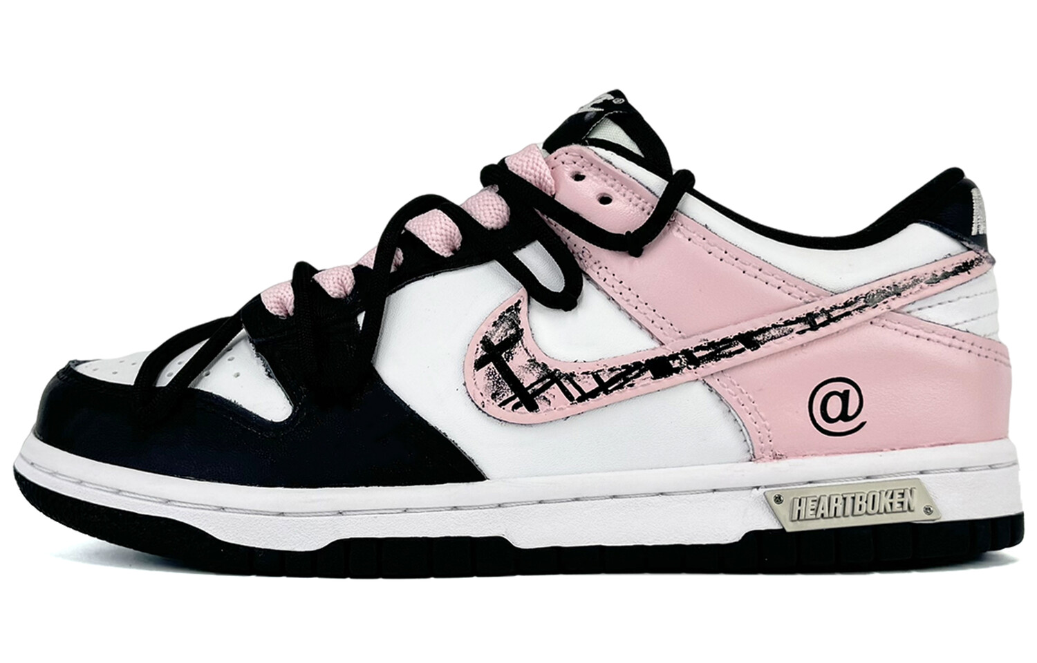 

Кроссовки Nike Dunk Skateboarding Shoes Women's Low-top Core Black / Cloud White / Team Shock Pink 2, черный