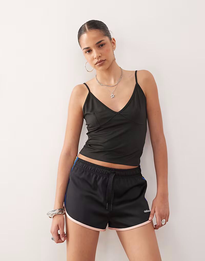 

Топ COLLUSION deep v cami in black