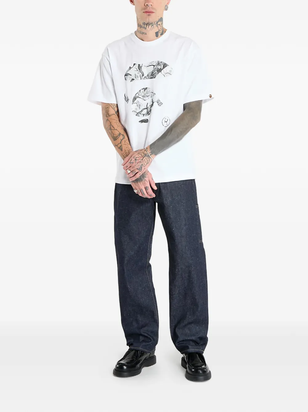 

Футболка с камуфляжным узором Tree Edge и принтом Ape Face A Bathing Ape, белый