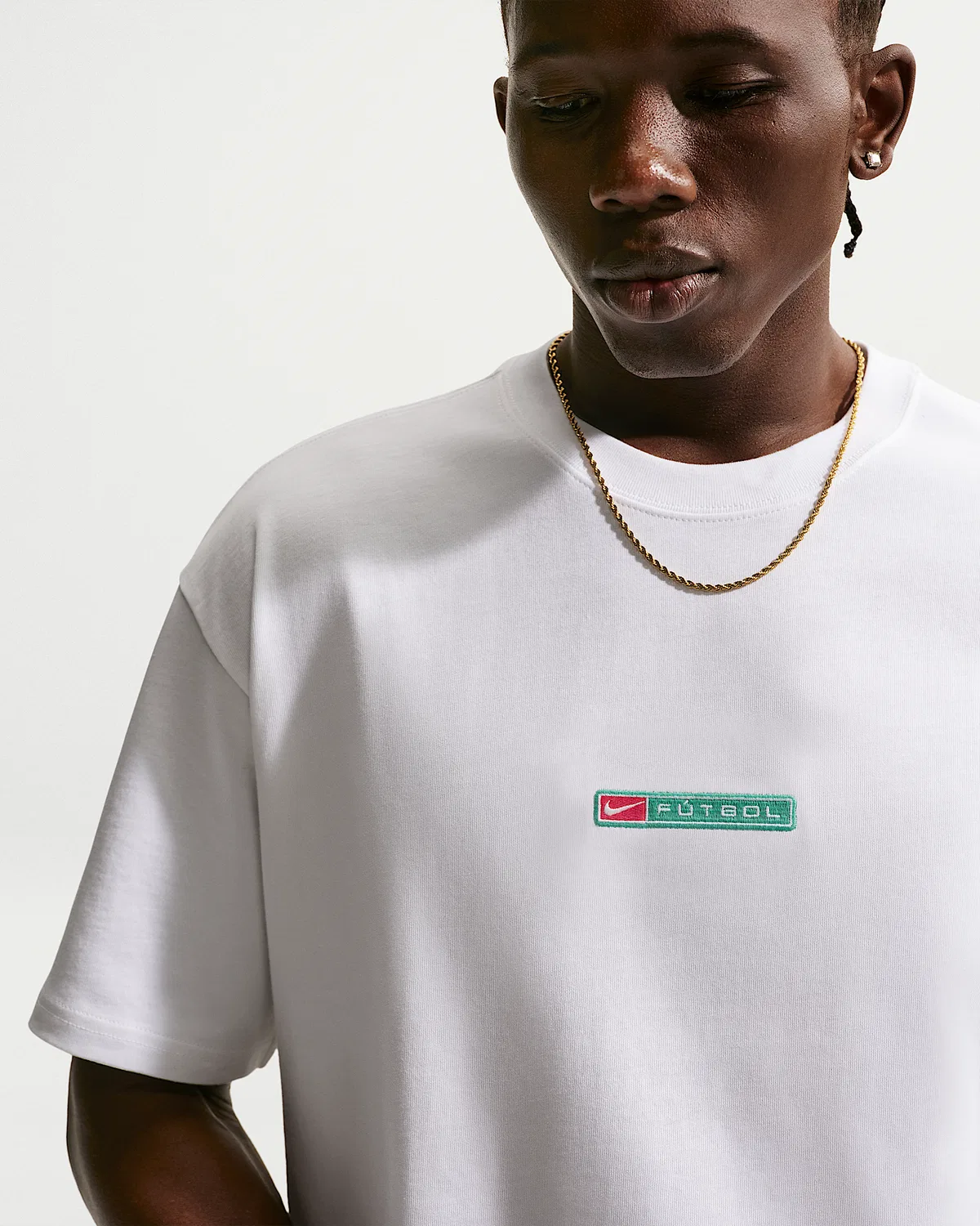 Мужская футболка Nike Sportswear, White/University Red/Stadium Green — фото 3
