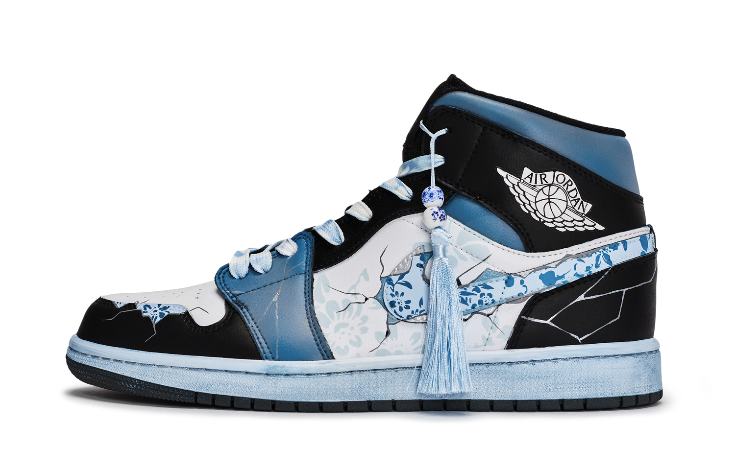 

Кроссовки Air 1 Vintage Unisex Mid top Black/White/Blue Jordan, черный белый синий