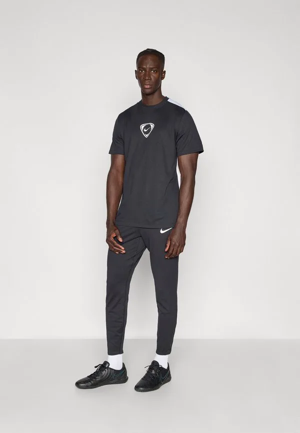Лучшая спортивная футболка Nike Performance, Black/White — фото 2