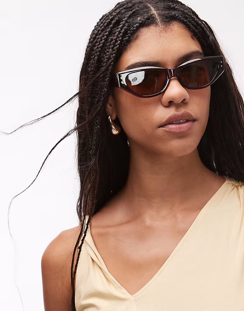 

Узкие угловые солнцезащитные очки Topshop Bali «кошачий глаз» коричневого цвета