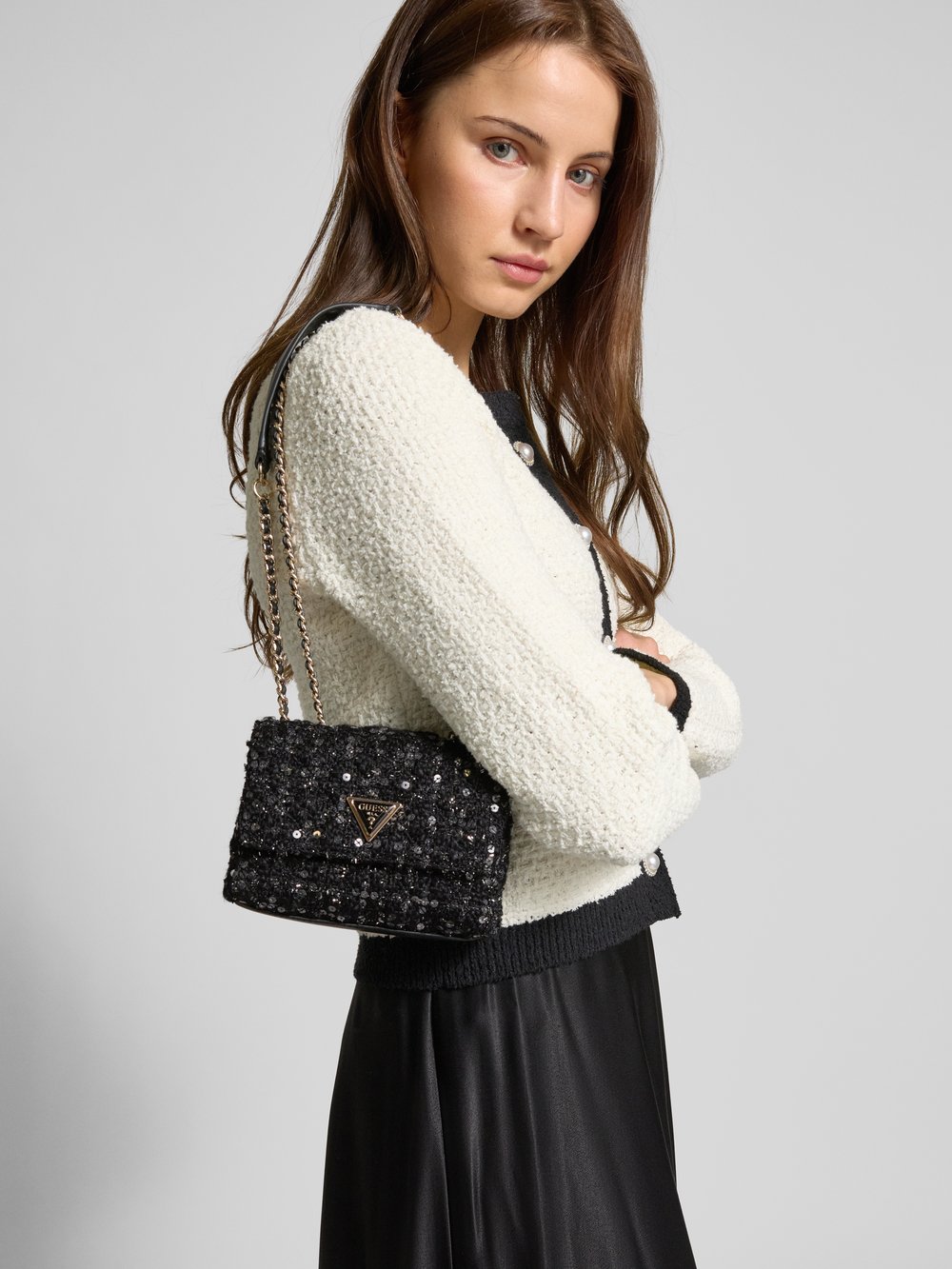 

Сумочка с отделкой пайетками модель 'GIULLY' Guess, черный