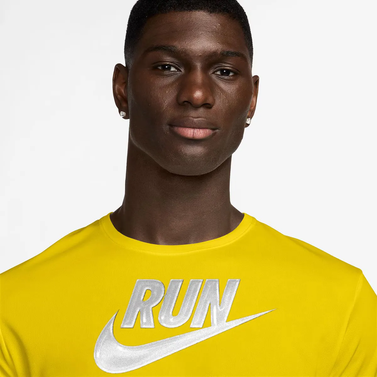 Футболка Nike Men's Miler Run Energy, желтый — фото 3