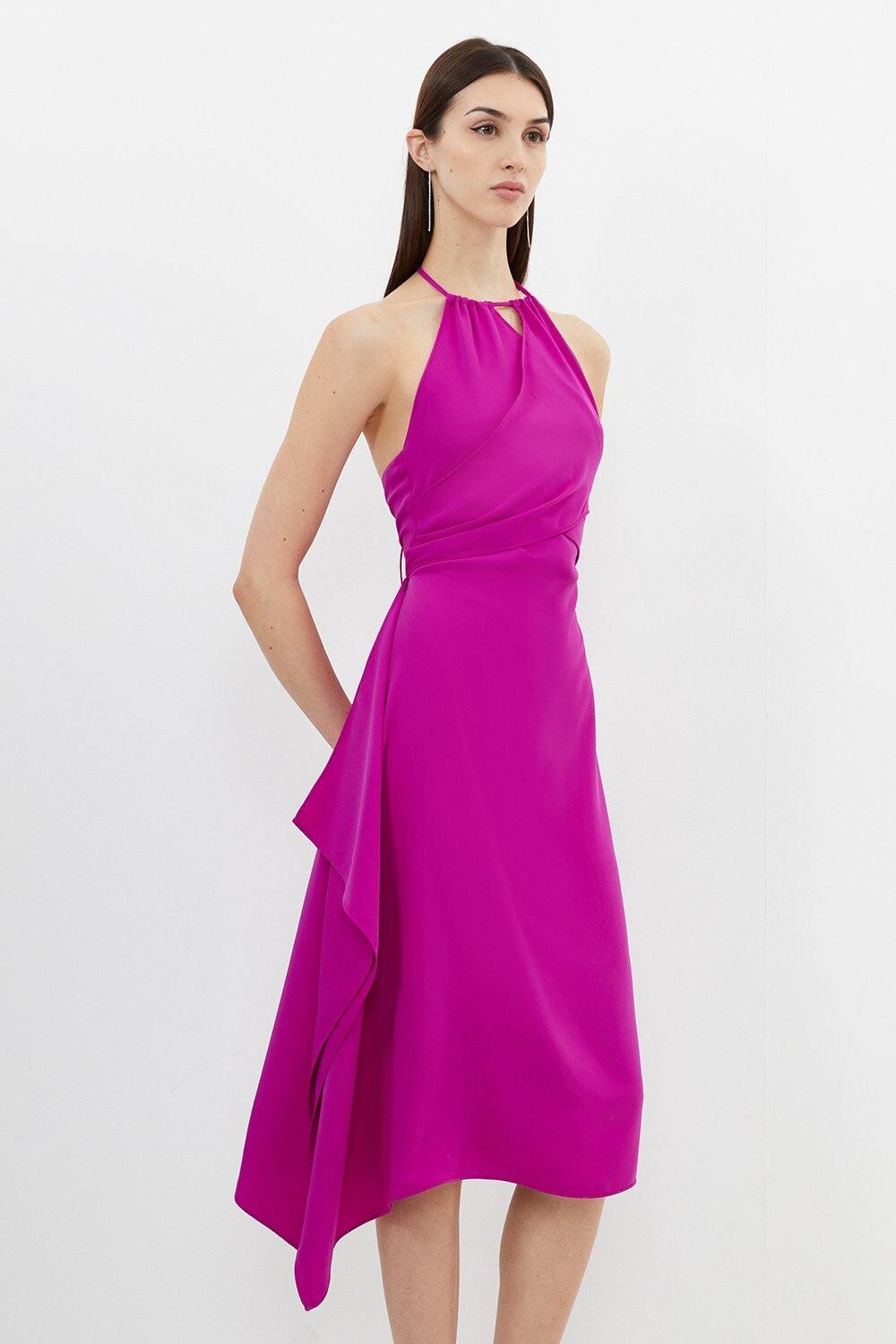 

Мягкое платье миди с драпировкой и запахом через шею с завязкой на шее Karen Millen, розовый