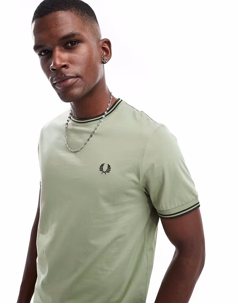 

Футболка Fred Perry с двумя наконечниками зеленого цвета