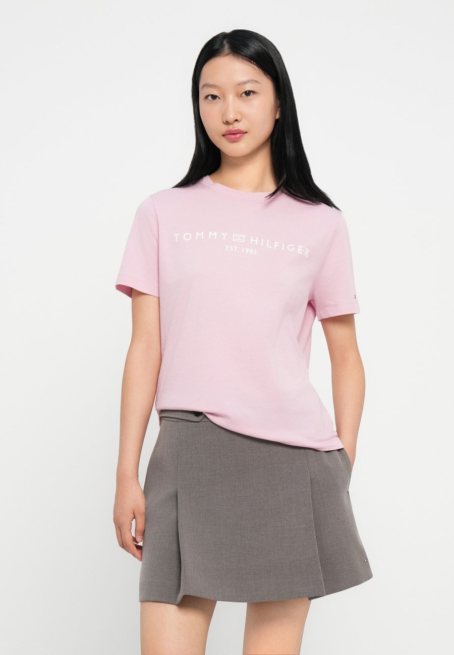 Футболка Tommy Hilfiger LOGO, Bonita Pink/Light Pink — фото 4