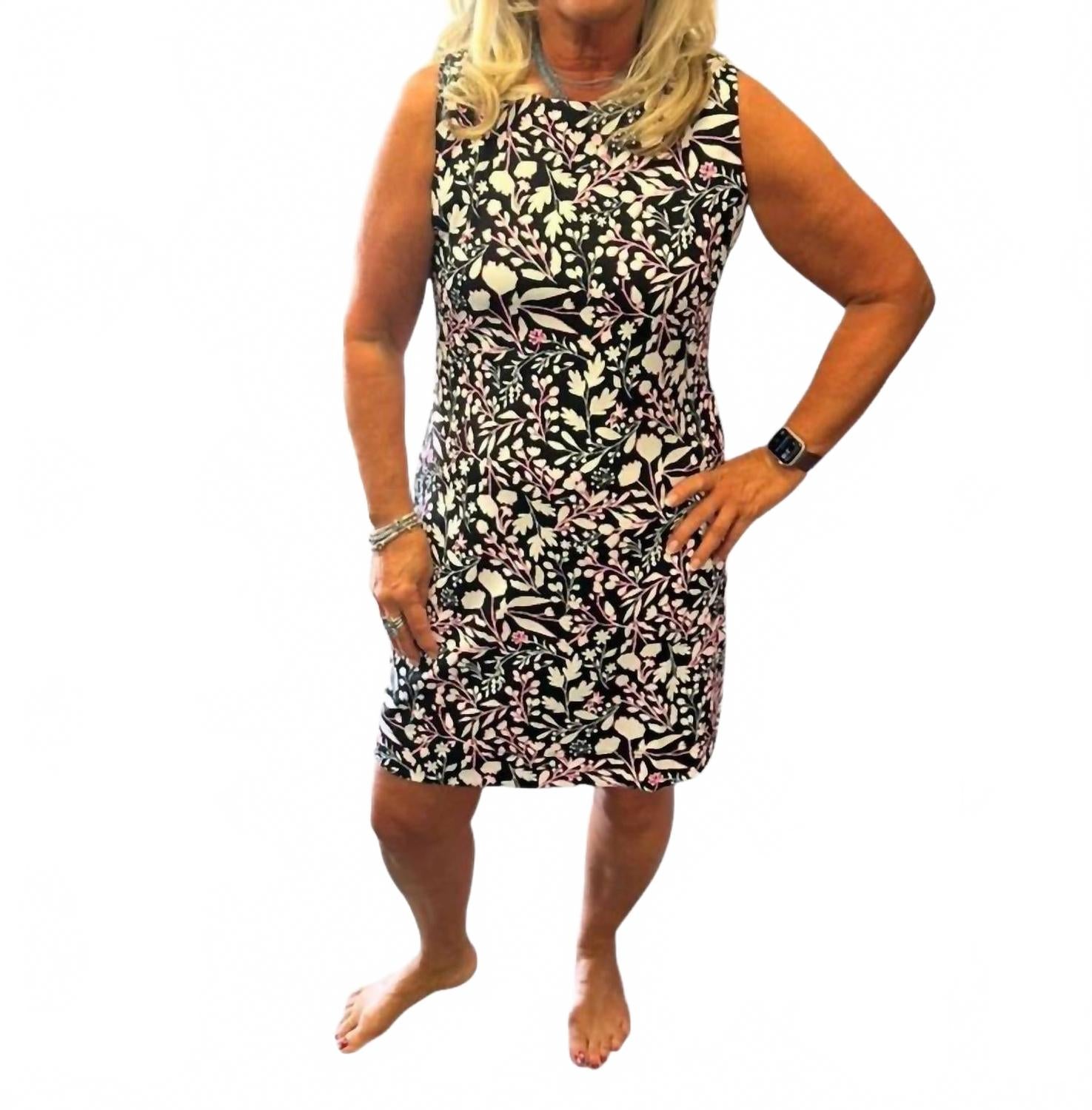 

Платье с цветочным принтом в черно-розовых тонах Lulu-B