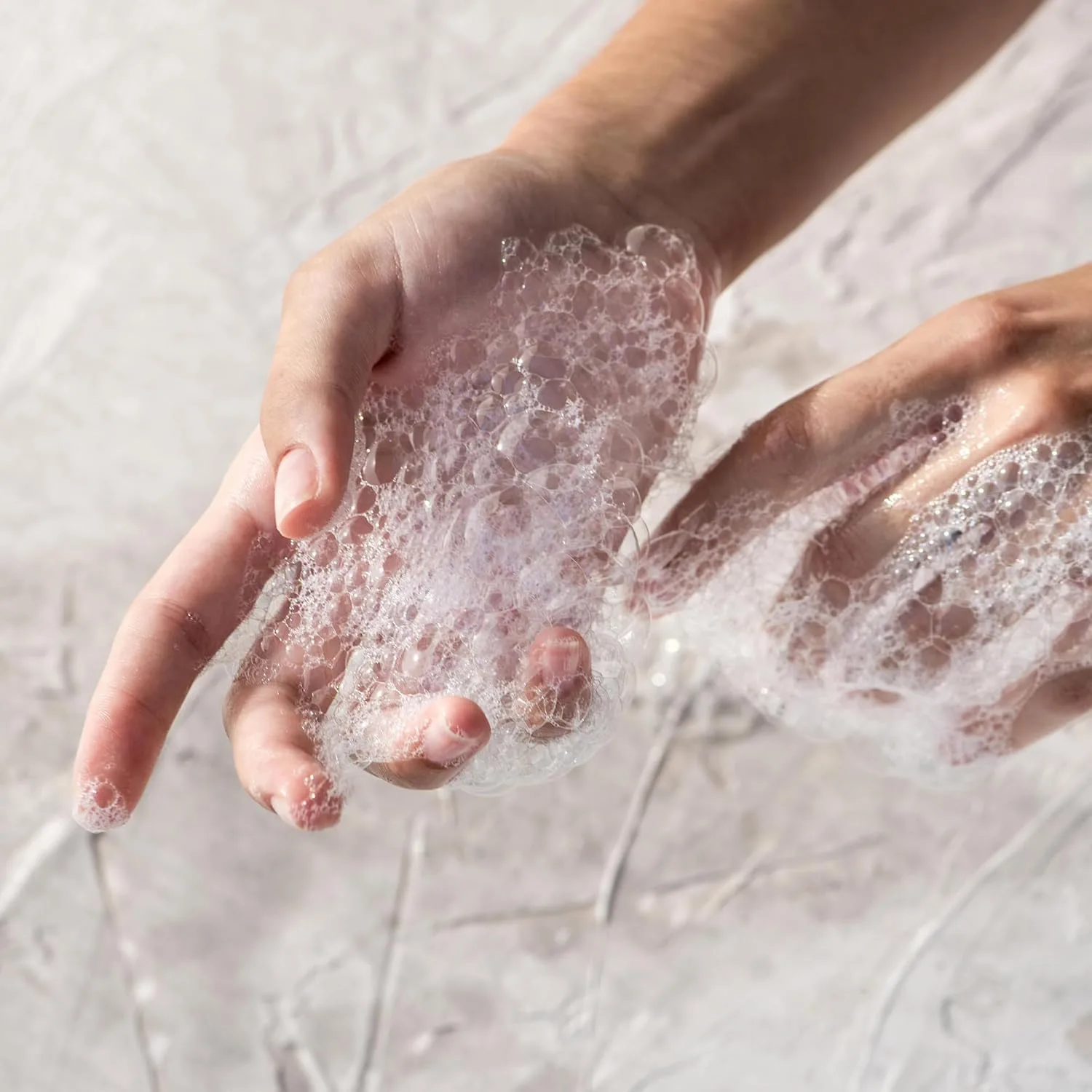 Korres Renewing Body Cleanser, гель для душа Sea Lavender, очищающий гель-пенка с экстрактом алоэ, пшеничными белками и корнем алтея, мягкая растительная пена для всех типов кожи, 250 мл 248 мл (1 шт.), Sea Lavender — фото 4