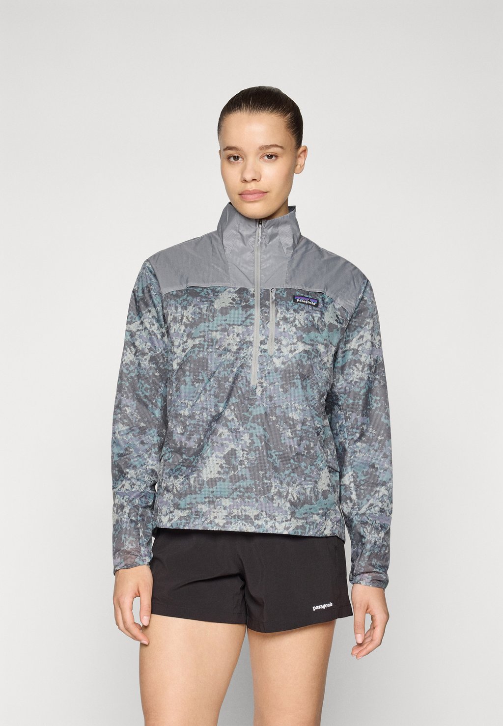 

Ветровка HOUDINI STASH 1/2 ZIP Patagonia, серый