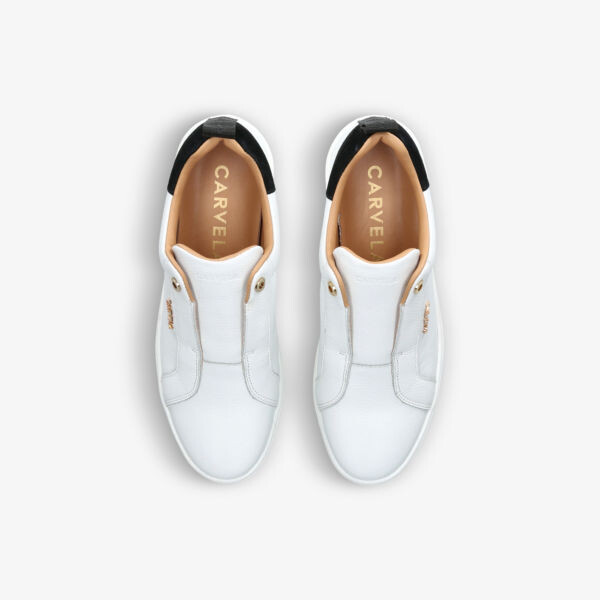 Кожаные кроссовки без шнуровки на плоской подошве с узором Connected Carvela, белый — фото 2