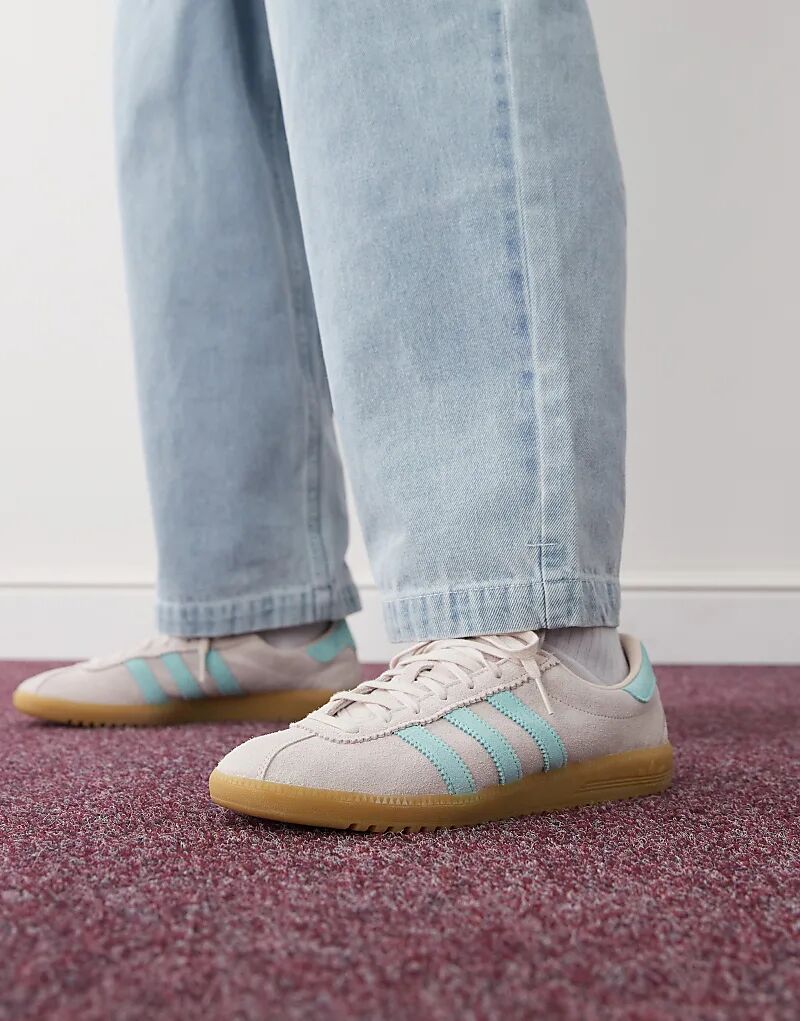 

Кроссовки-бермуды розового и голубого цвета adidas Originals