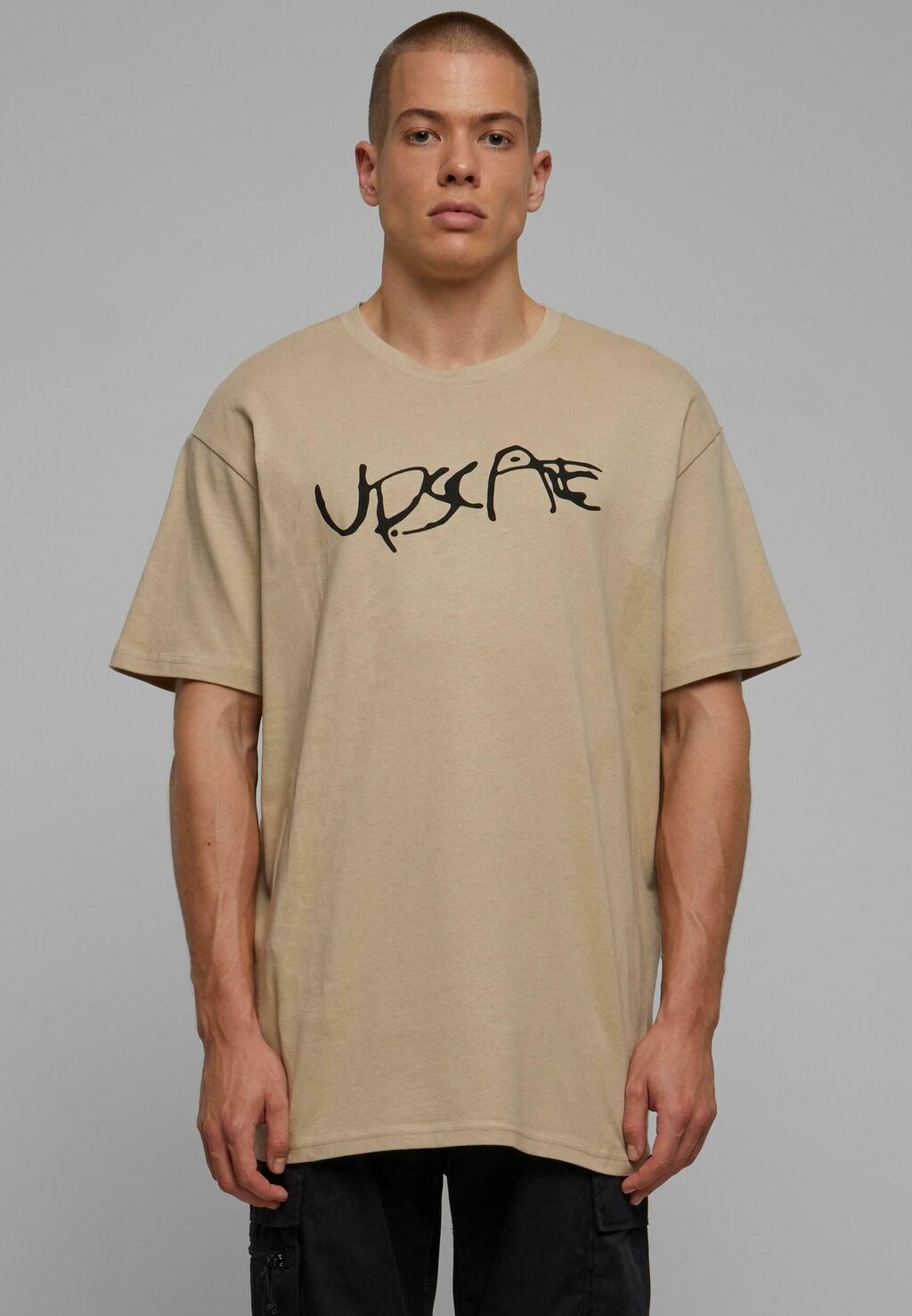 

Футболки с принтом GIZA TEE Upscale by Mister Tee, цвет Sand