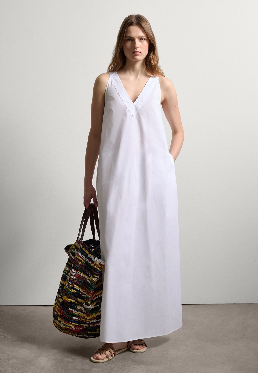 

Платье макси LONG WITH V NECK Stefanel, белый