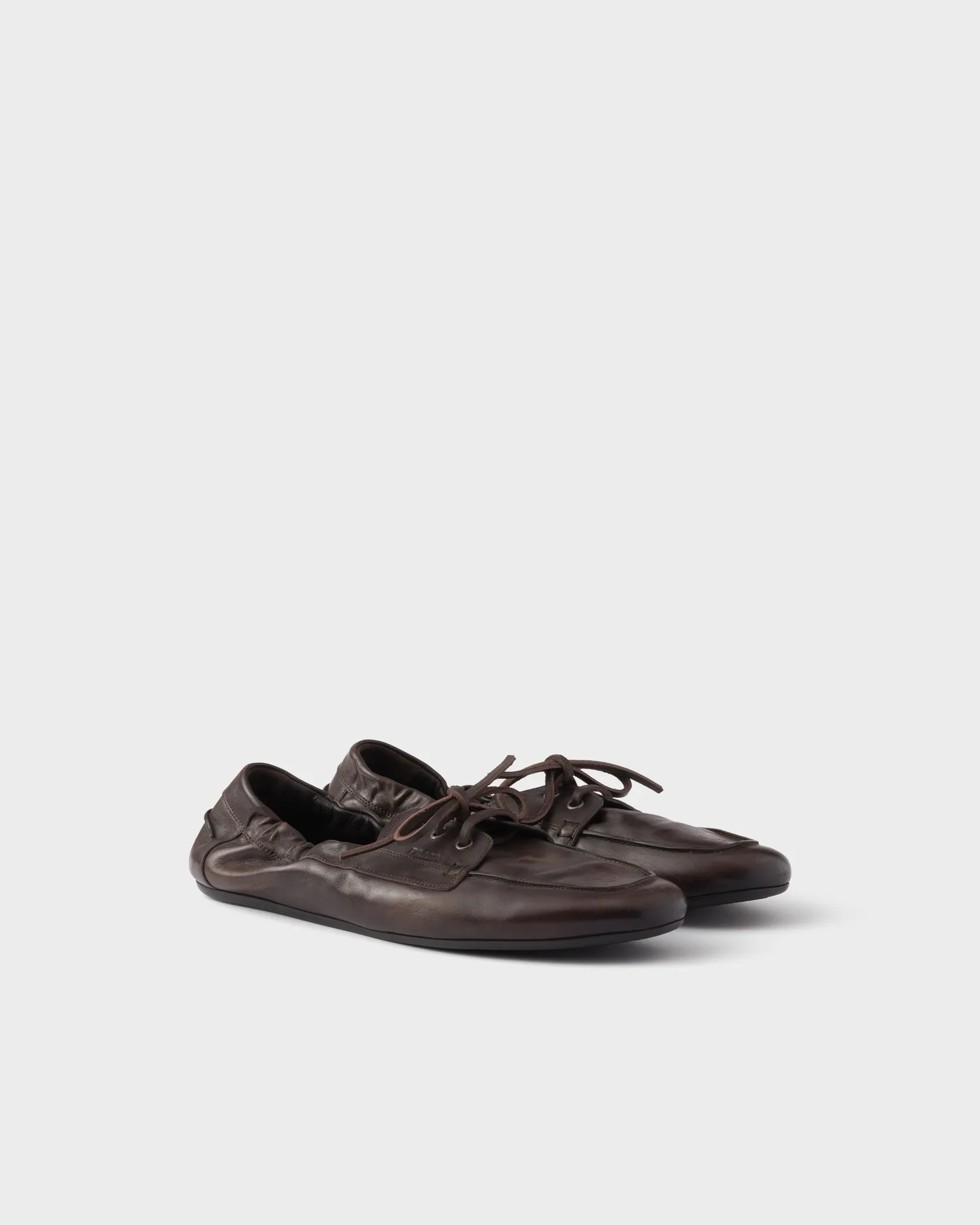 Шнурованные туфли из состаренной кожи Shuffle Prada, коричневый