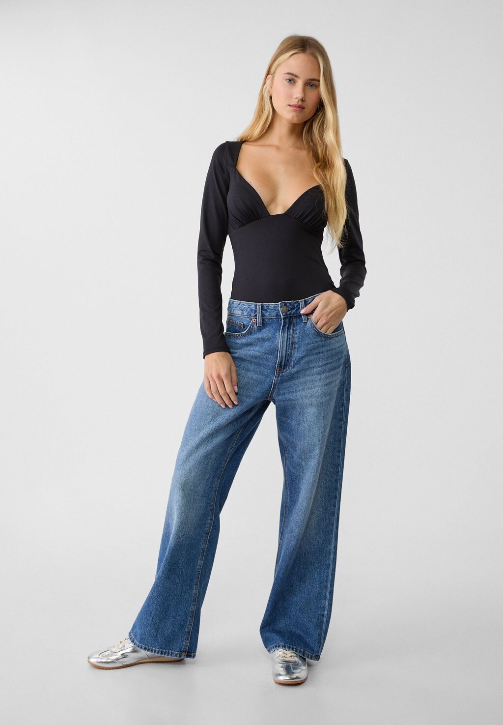 

Топ с длинными рукавами SWEETHEART Stradivarius, черный