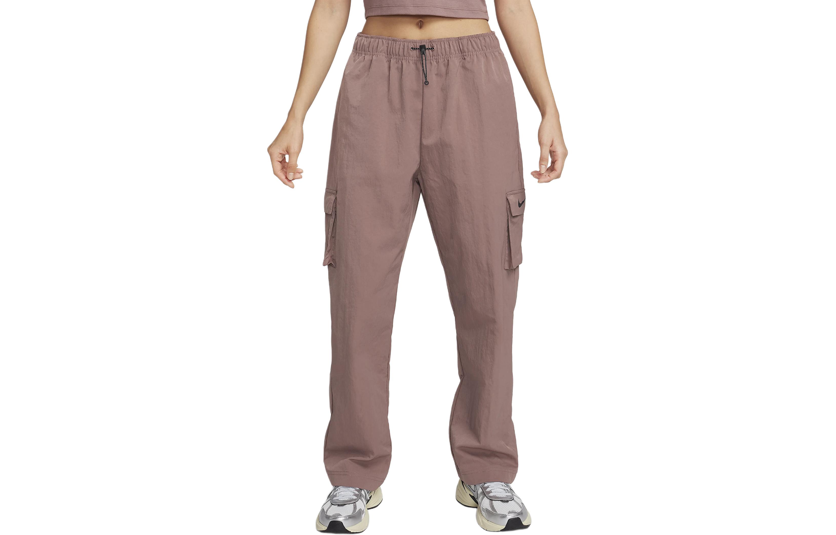 

Nike Классические карго-штаны для женщин Sportswear Essentials Series в дымчато-сиреневом цвете