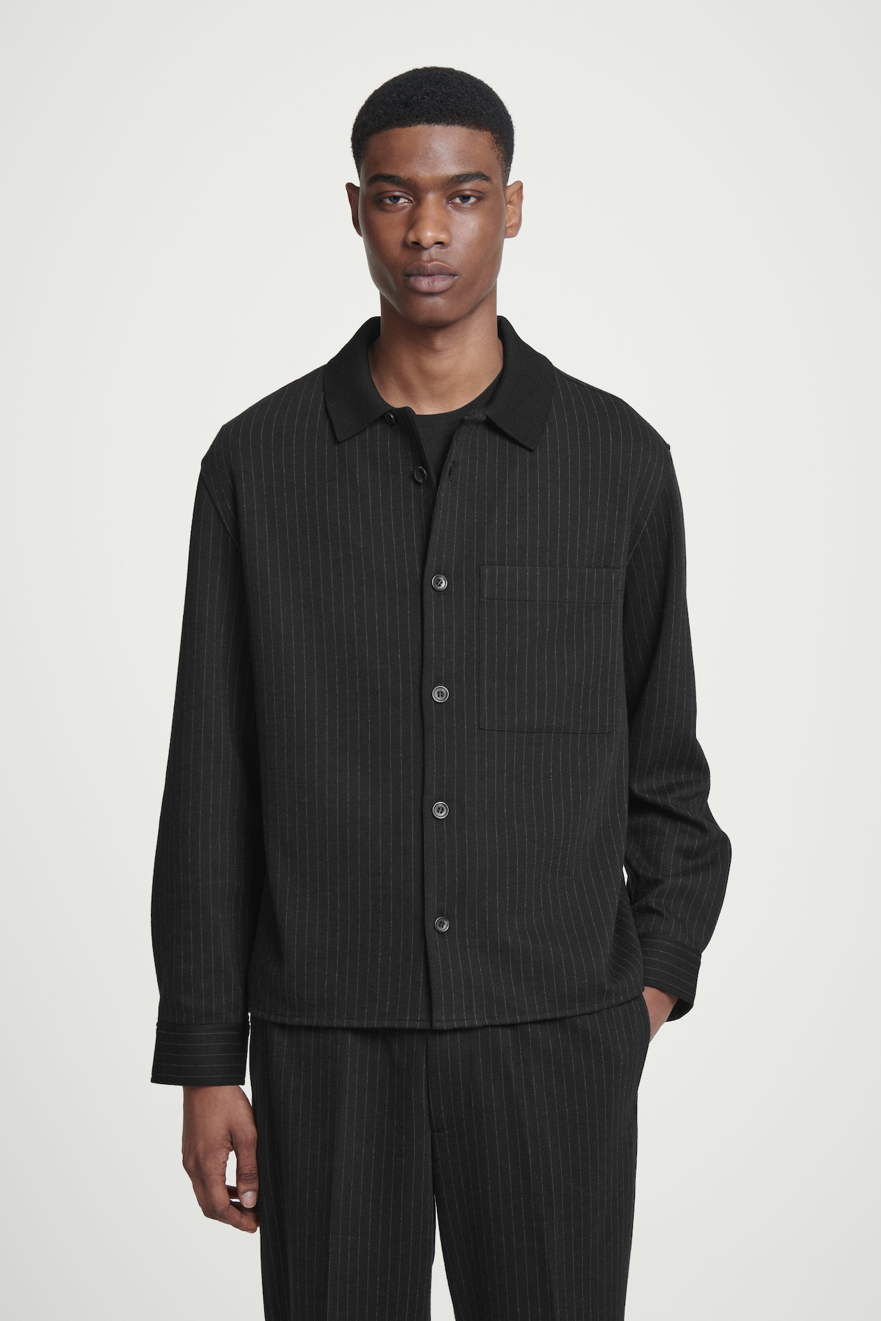 

Рубашка из джерси с шерстяной полосой-relaxed fit COS, цвет Czarny/Prążki