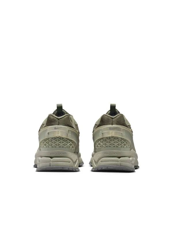 Кроссовки zoom vomero roam Nike Sportswear, Silver Sage Spruce Fog Barely Volt Silver Sage — фото 4
