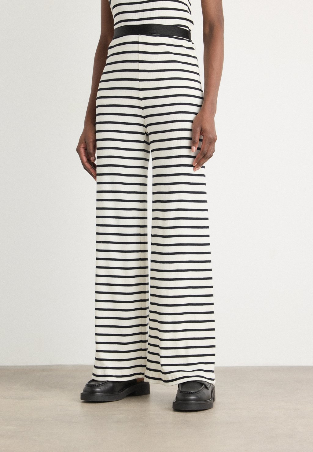 

Брюки STRIPE VELON PANTS Mads Nørgaard, черный