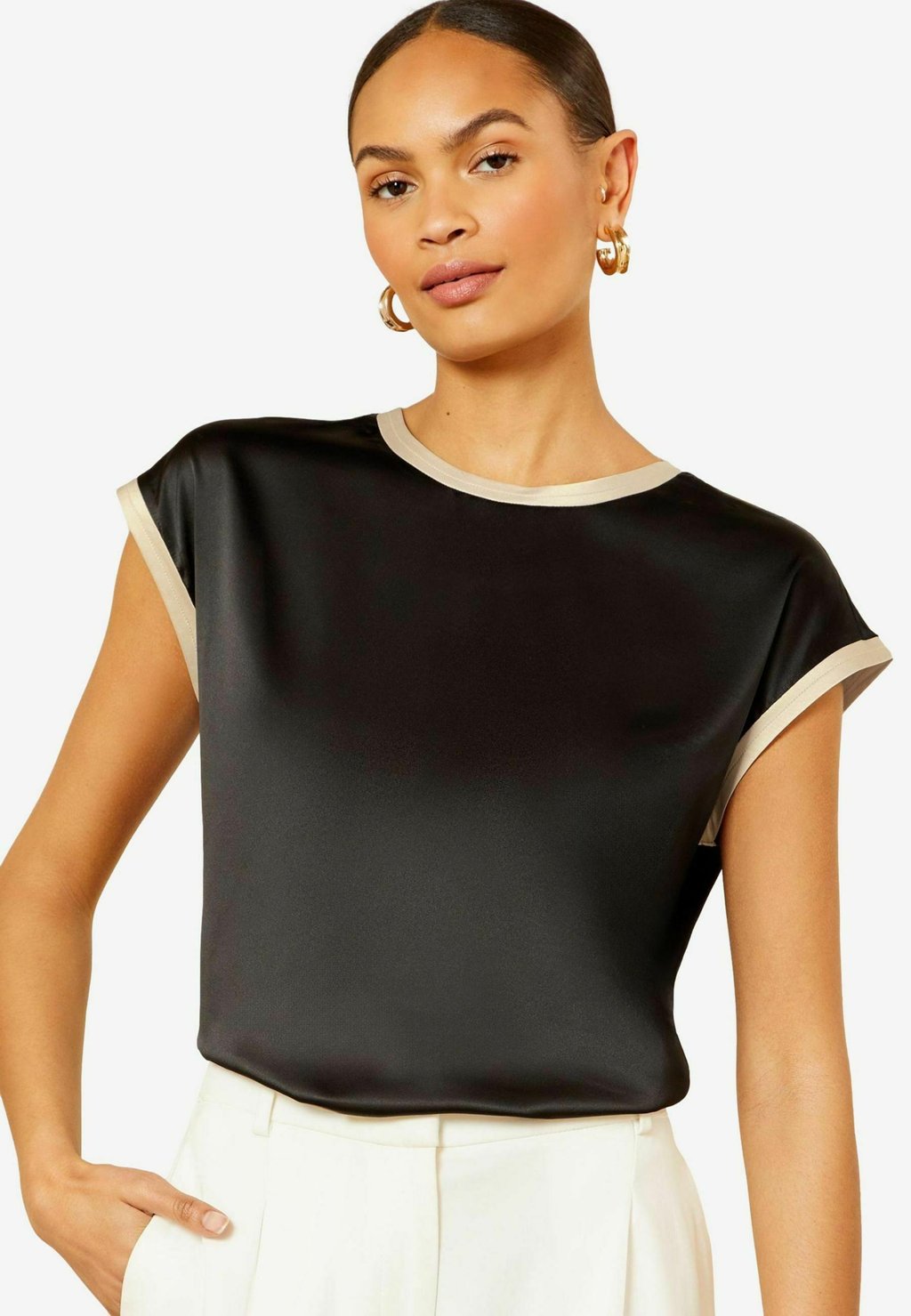 

Блуза T-shirt con stampa Love & Roses, цвет Black Monochrome
