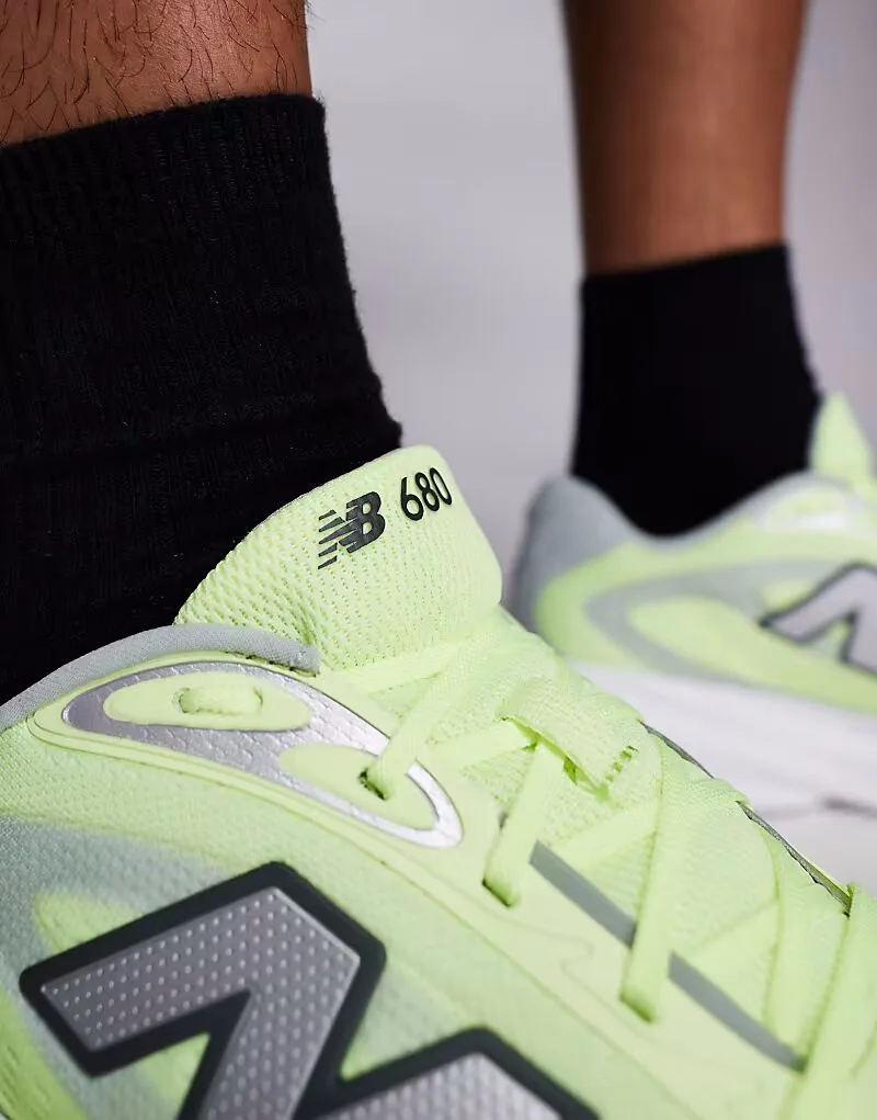 Кроссовки для бега New Balance 680 неоново-желтого цвета — фото 4