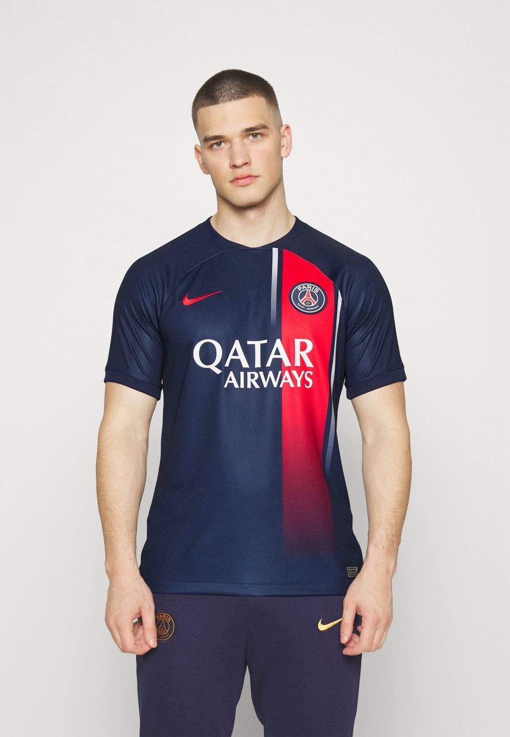 

Футболка Nike PARIS ST GERMAIN STADIUM HOME, цвет Midnight Navy/University Red, Синий, Футболка Nike PARIS ST GERMAIN STADIUM HOME, цвет Midnight Navy/University Red