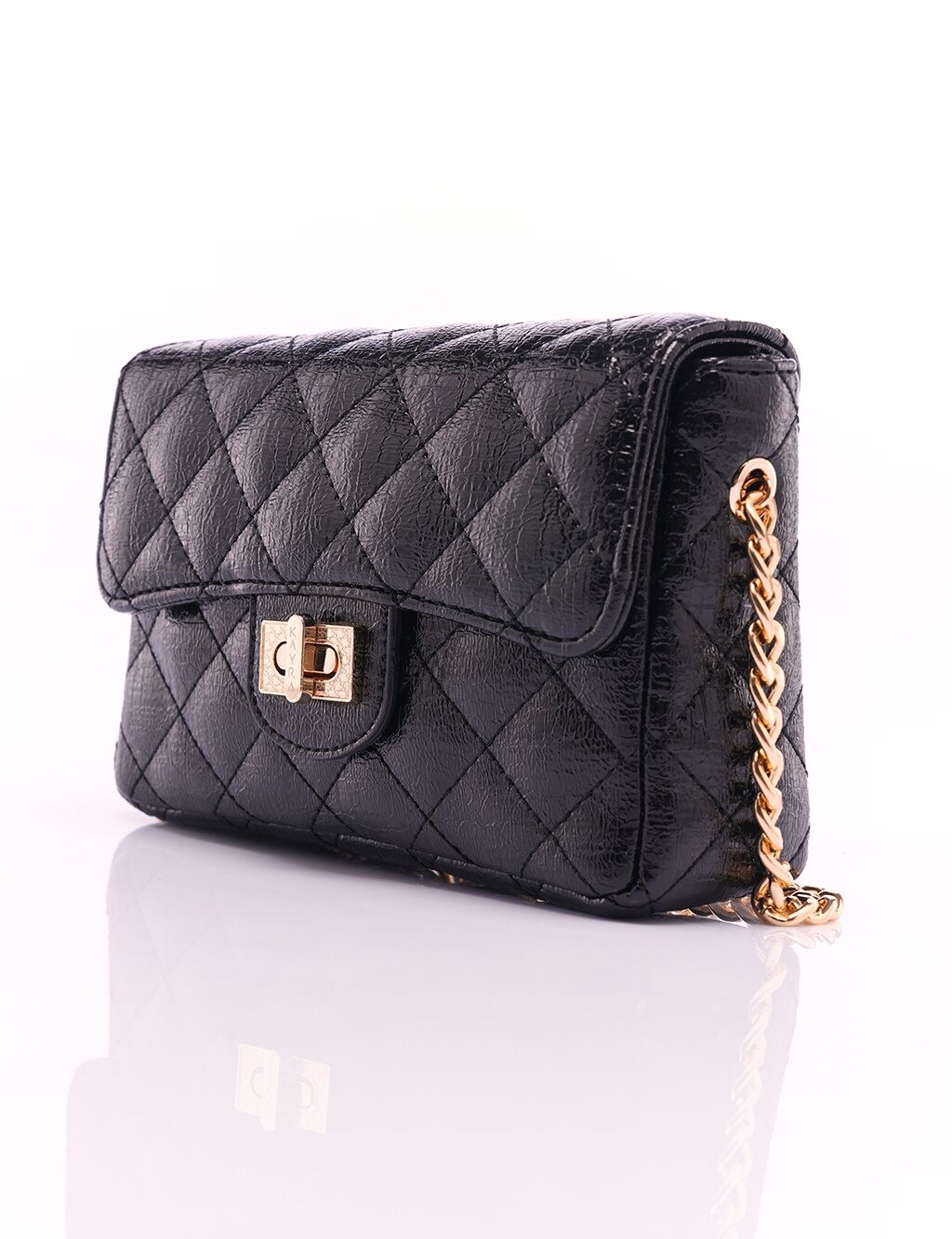 

Сумка из фактурной лакированной кожи, украшенная навесным замком, черная Kayra