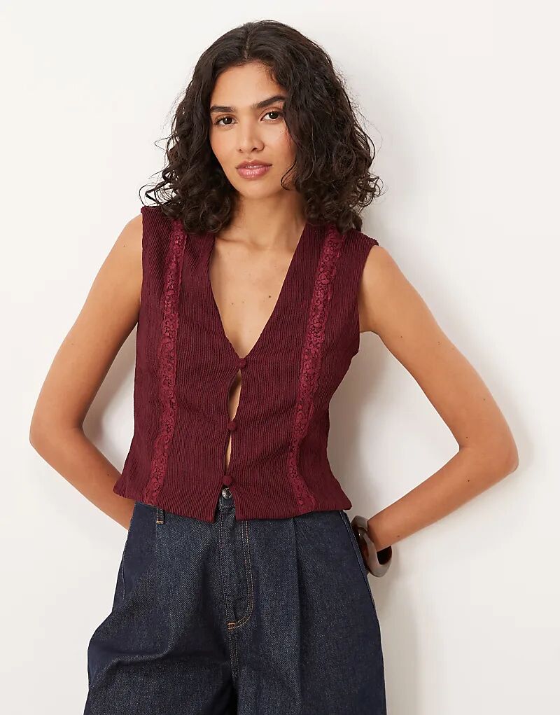 

Жилет ASOS DESIGN с гофрированной кружевной отделкой бордового цвета